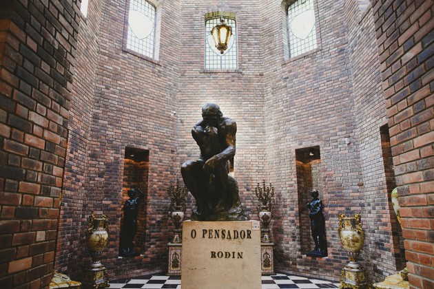 Esculturas em bronze - "O Pensador" de Rodin